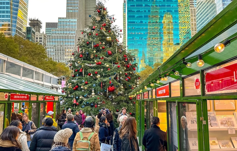 Bryant Park, Christmas Tree in middle of park surrounded by many lights and shops